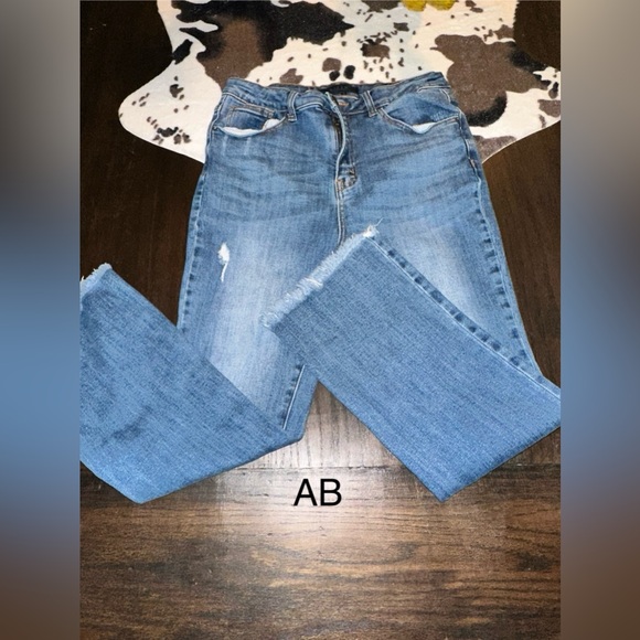 Risen Denim - Risen High Rise Distressed Vintage Ankle Straight Leg Jeans Sz. 30/11